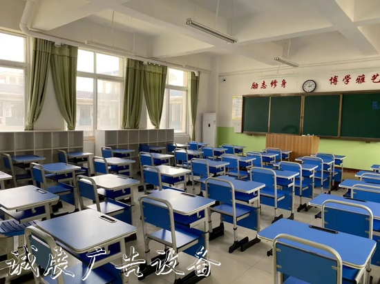 “净”待复课学子归 郑州北灯箱大新世纪实验学校校园卫生大扫除