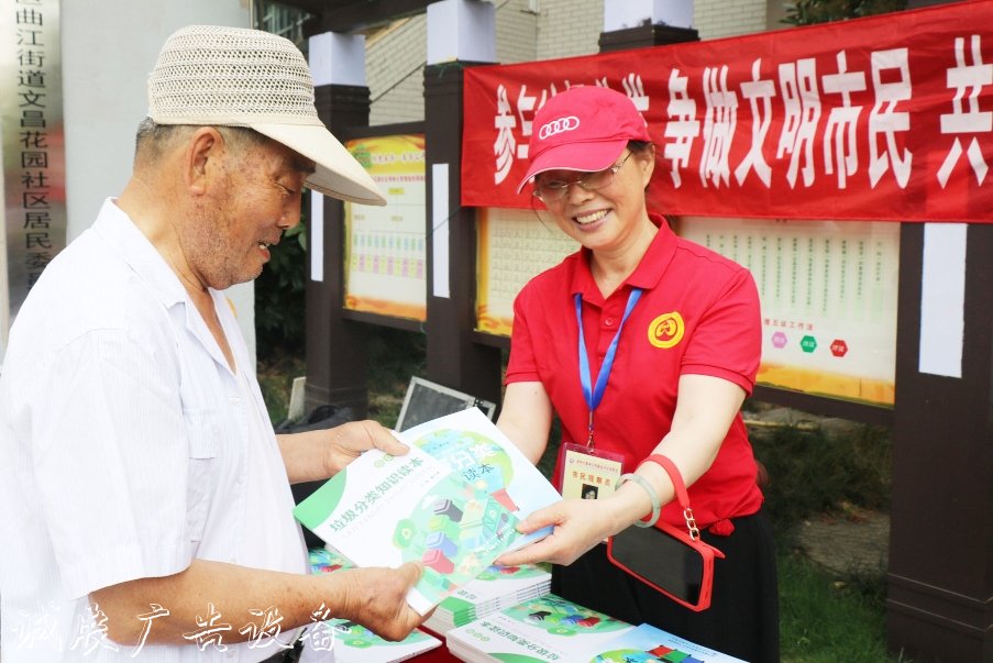 垃圾分类如何更上一广告灯箱层楼？ 答案都在这里了